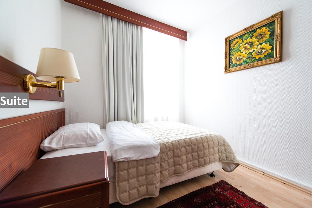 Hotel Ravel International