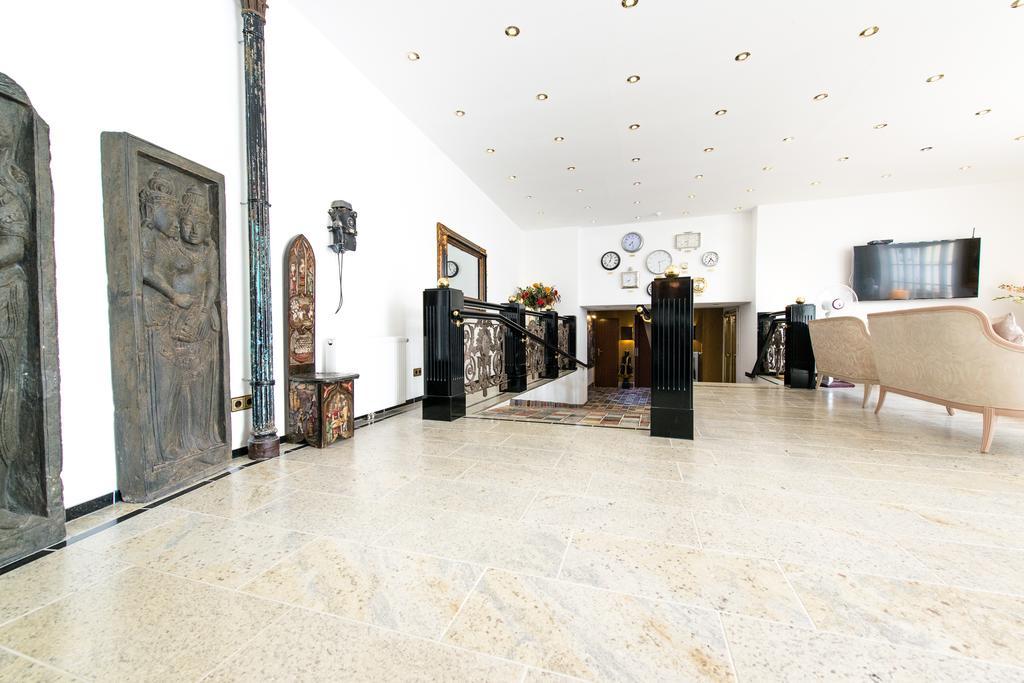 Hotel Ravel International 3*