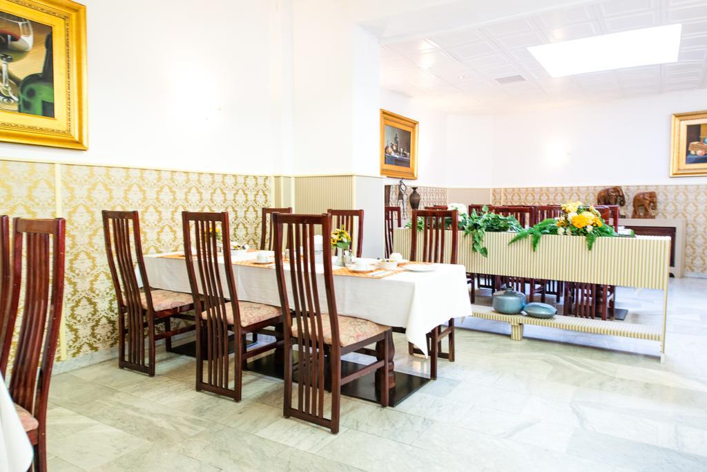 Hotel Ravel International 3*