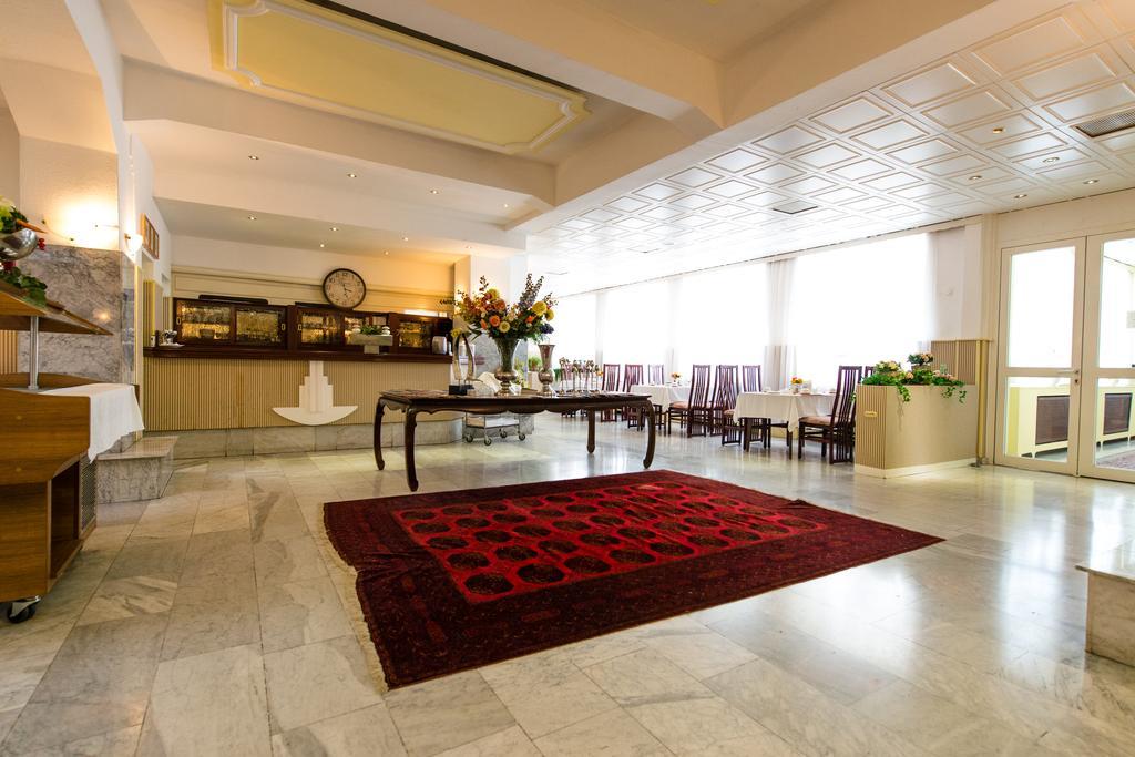 Ravel International Hotel 3*