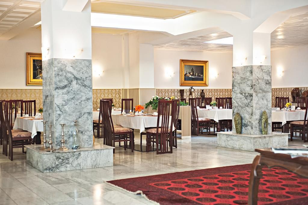 Ravel International Hotel 3*